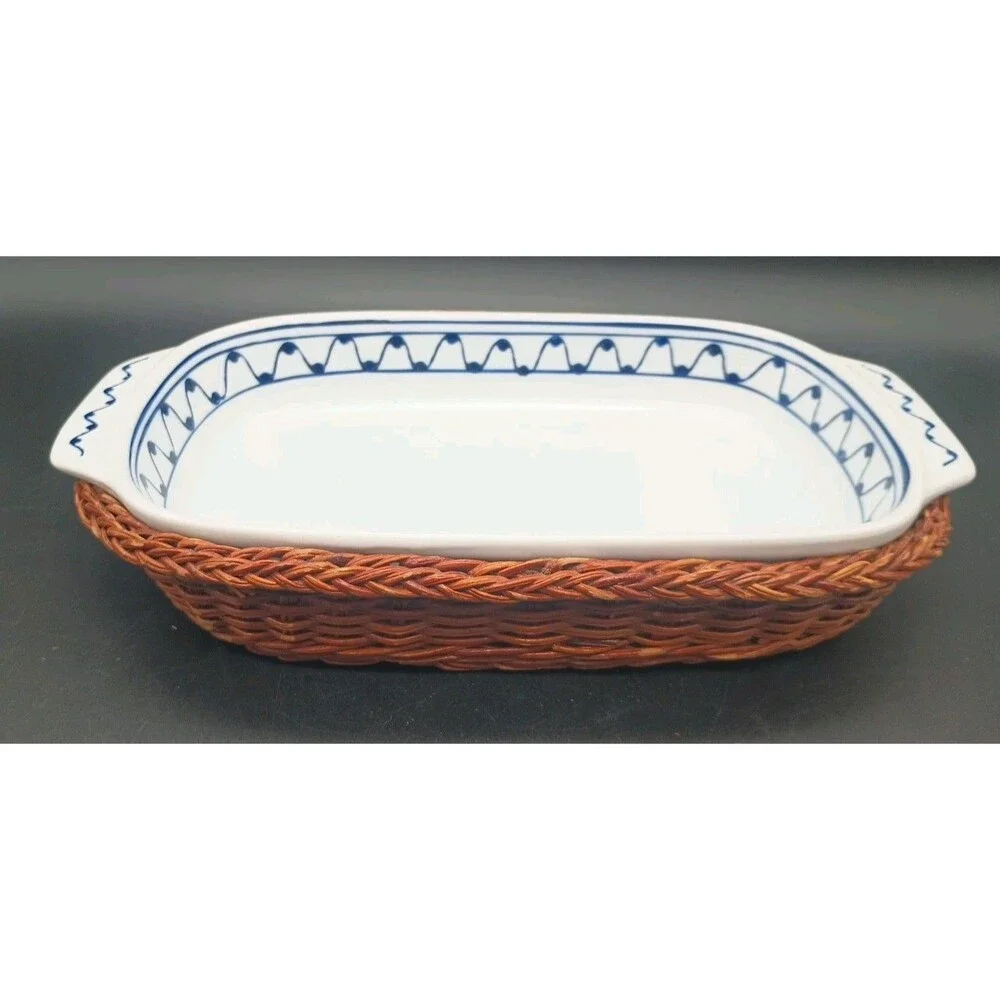 Vtg Hand Painted Blue & White Casserole Dish Wicker Holder